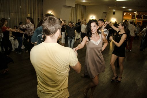 Заняття бачатою у школі танцю «LA SALSA Lviv» у Львові. Записатися по акції