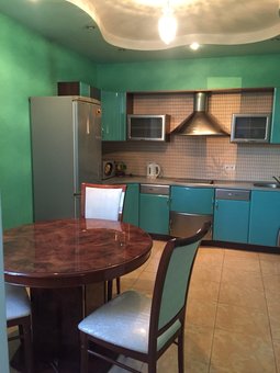 Luxury apartment kitchen on bazhana. book on wellcome24 for a promotion.