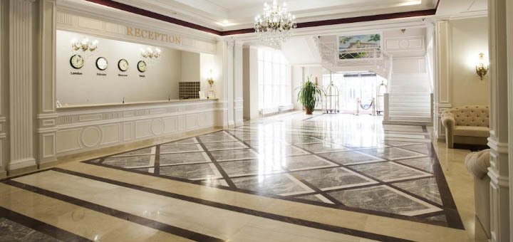 Hall of the hotel &quot;black sea park shevchenko&quot;. come with a discount