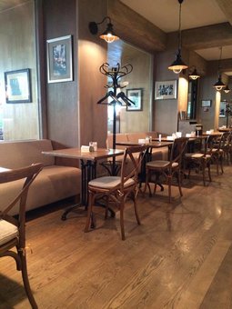 Интерьер кафе «Very Well Cafe» в Киеве 1