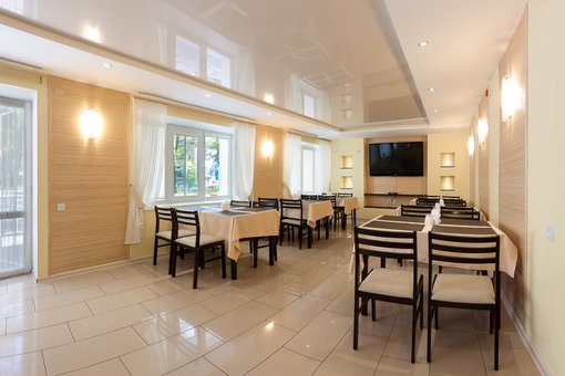 Restaurant at the recreation center &quot;volna&quot; in svetlovodsk. food discounts 2