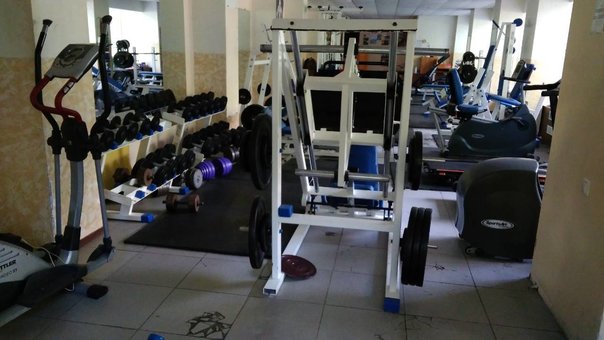 Тренування у тренажерному залі спорт-клубу «Atlet» у Дніпрі. Купуйте абонемент за акцією.