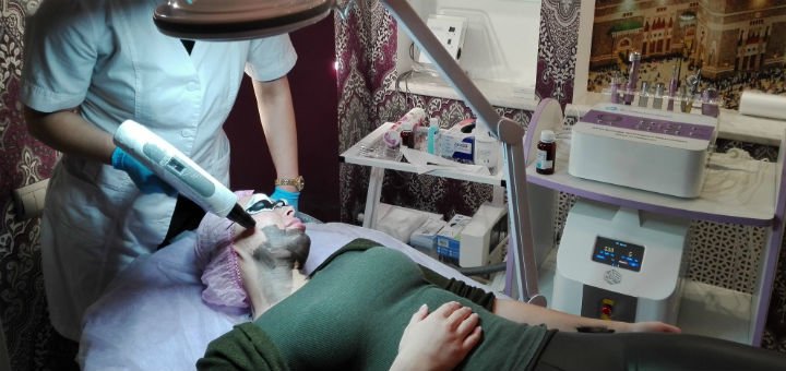 Карбоновий пілінг у центрі лазерної косметології «АСА Лазер Косметік» у Києві. Записуйтесь на процедуру акції.