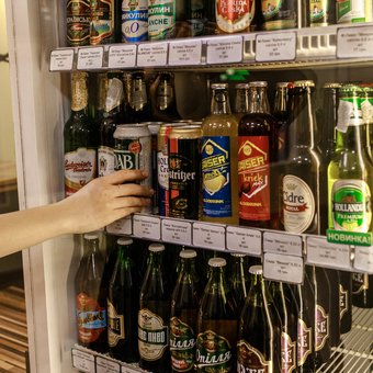Пляшкове пиво в бутіку «BELOSVET» у Дніпрі. Купуйте зі знижкою.
