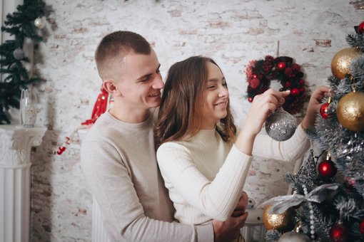 Фотосесія з новорічною ялинкою із Павлом Камінським в Одесі. Замовляйте по знижці.