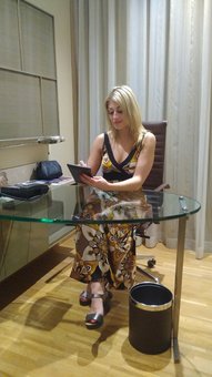 Карма-психолог Лисняк Ірина у Києві. Звертайтеся за консультацією щодо акції.