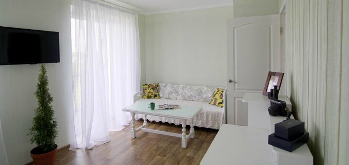 Low prices apartments &quot;flatsy at botanichniy sad underground&quot;