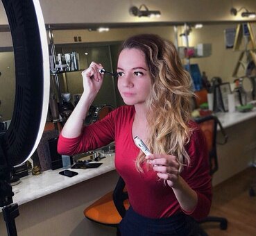 Курсы макияжа для себя в «Luxury MakeUp School» в Харькове. Проходите по акции.