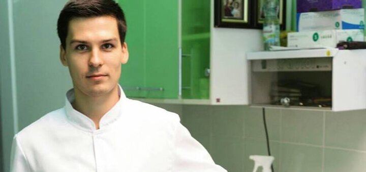 Скидка на чистку зубов от стоматолога Алексея Голикова