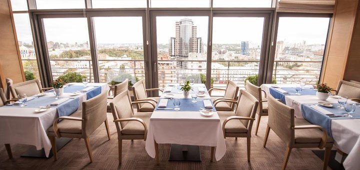 Ресторан в отеле «Apartments City Hotel». Заброниовать номер со скидкой. Отели в центре Киева.