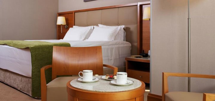 Номер в отеле «Apartments City Hotel». Заброниовать номер со скидкой. Отели в центре Киева.