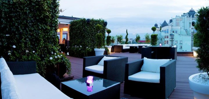 Ресторан в отеле «Premier Palace Hotel». Отель «Premier Palace Hotel» в центре Киева. Забронировать номер в отеле «Премьер Палас» со скидкой. Отель в центре Киева.