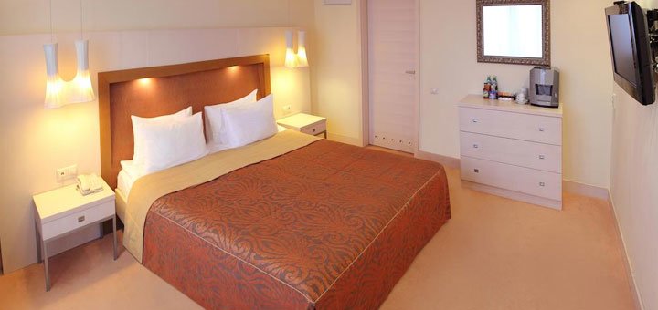 Номер в отеле «President Hotel» в Киеве. Забронировать номер в отеле «President Hotel» со скидкой. Отели в центре Киева.