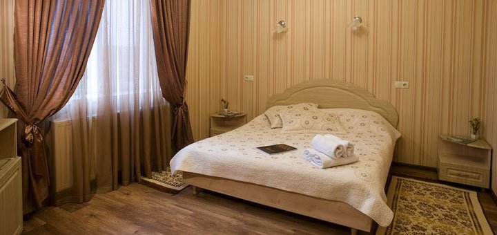 Номер в отеле «Сиеста». Отель «Siesta» под Киевом. забронировать номер со скидкой. Недорогие отели под Киевом.