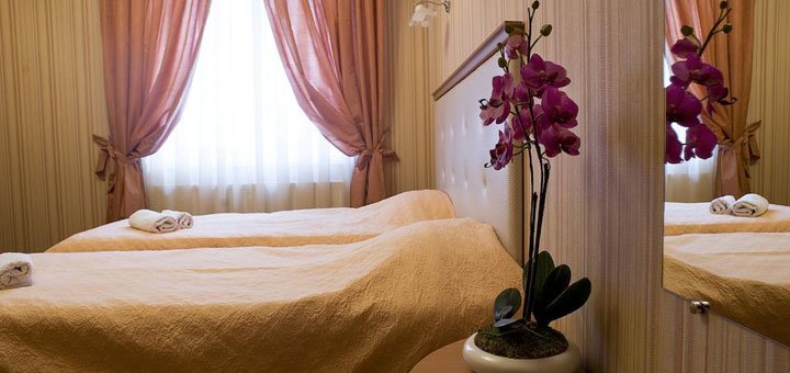 Номер в отеле «Сиеста». Отель «Siesta» под Киевом. забронировать номер со скидкой. Недорогие отели под Киевом.