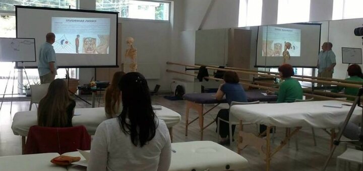 Low prices rent &quot;spacious room for group lessons&quot;