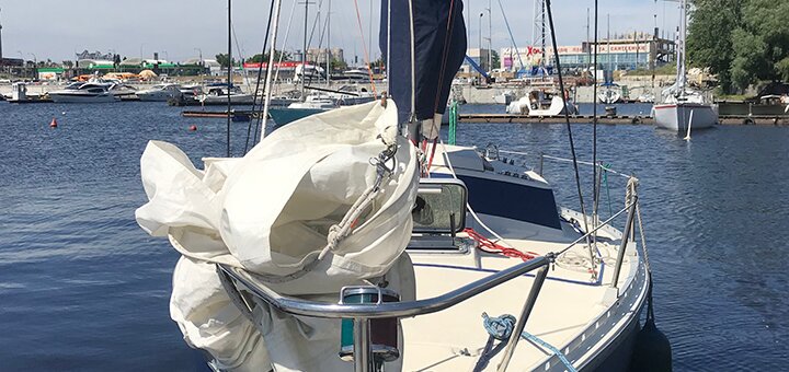 «Yacht Fun» - яхтенный клуб в Киеве. Записывайся на прогулку на яхте Вальхалла по акции.7