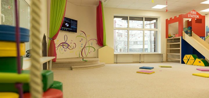 Студия развития и творчества «Play House» в Днепре. Оплачивайте развивающие занятия для детей со скидкой.