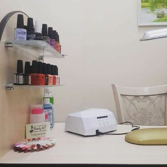 Комбинированный маникюр в салоне красоты Beauty hall Славянск. Записаться на комбинированный маникюр по акции