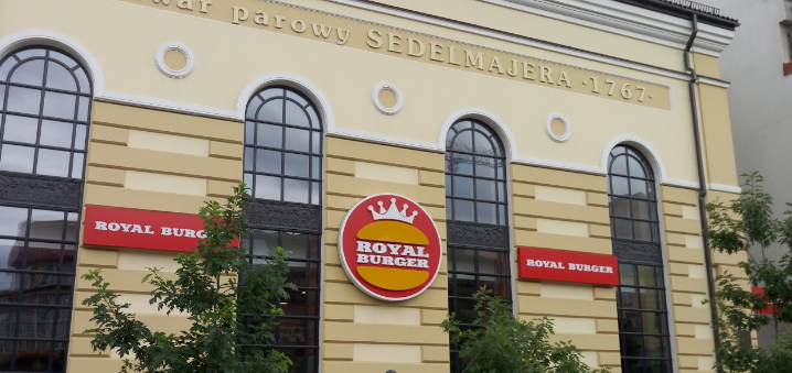 Быстрое ослуживание в Royal Burger