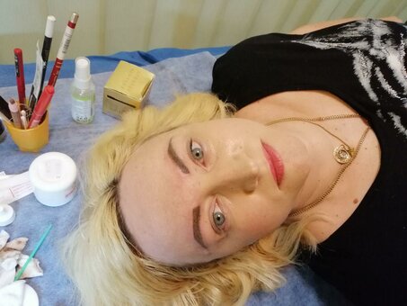 Eyebrow tattooing in the office «Triniti_beauty» in Kiev. Sign up for a promotion.