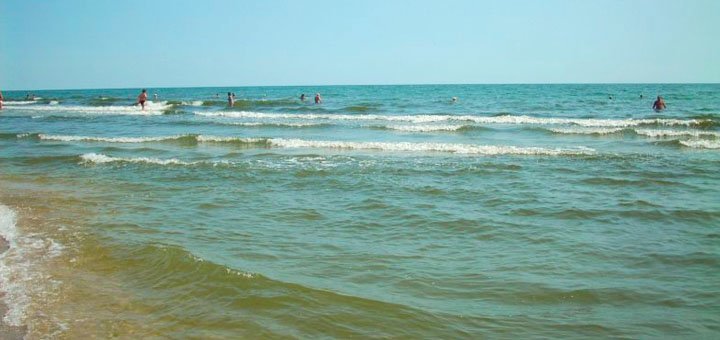 Пляж поблизу бази відпочинку «меліоратор». відпочивайте по акції
