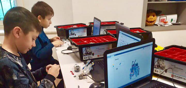 Robotics master class &quot;lego wedo&quot; for children from the academy of future professions