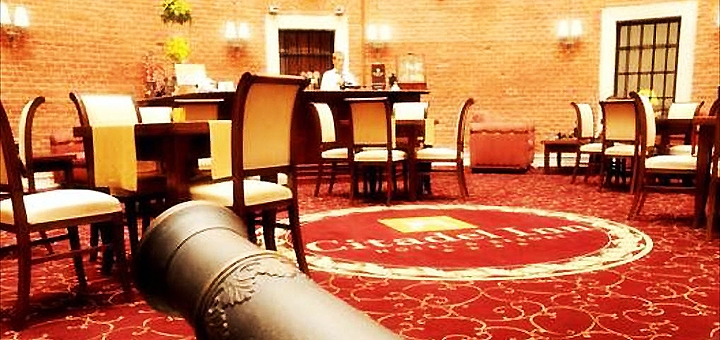 Відпочивайте вигідно зі знижкою у готелі «Citadel Inn»