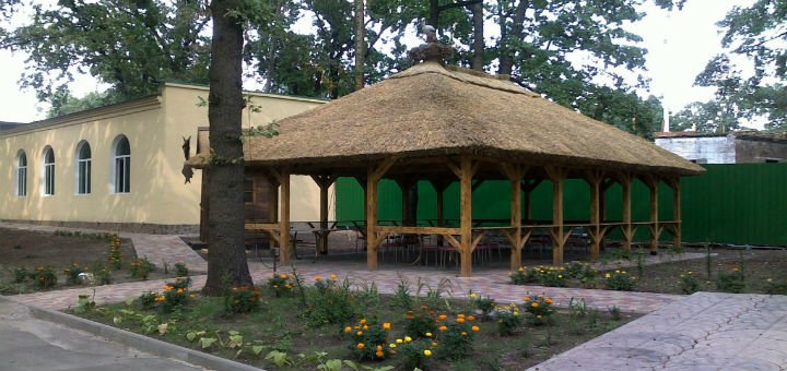 On the territory of the Green Dubrava complex near Poltava. Celebrate corporate events, weddings and birthdays with promotions.