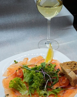 Vinsanto wine bar. Бронируйте столики по акции 10