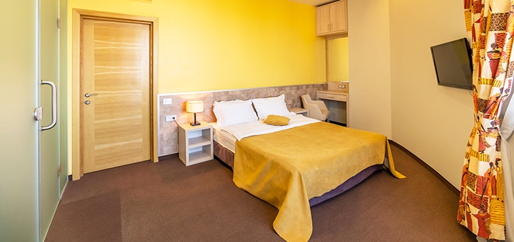 Mini-hotel "People Hotel" in Odessa. Book rooms on promotion 19
