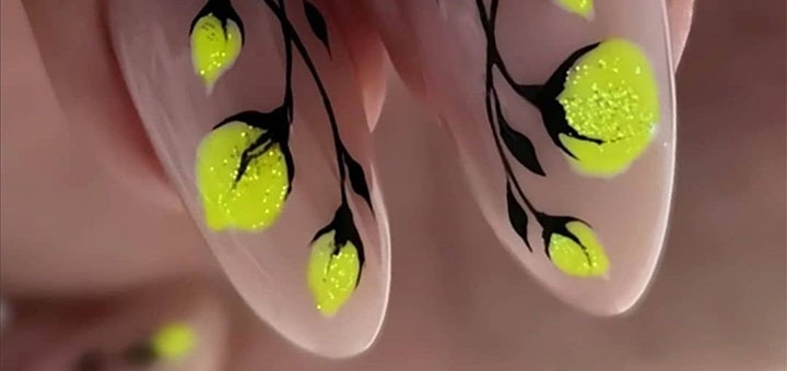 Master of nail service Vita Krutetskaya in Kiev. With discount.