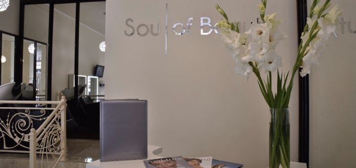 Манікюр у салоні «Soul of Beauty» у Львові. Замовити послугу зі знижкою.