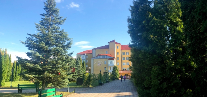Санаторій Медобори, центральний корпус