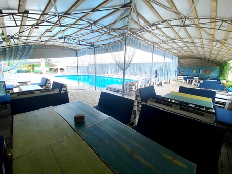 Complex with swimming pool Shaka bar 5