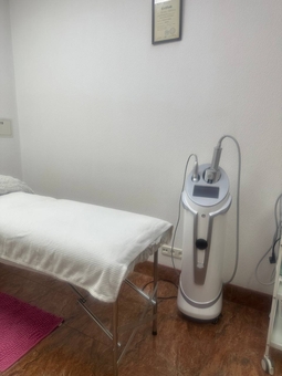 BlooM Beauty Center. Visit with a 2% discount.