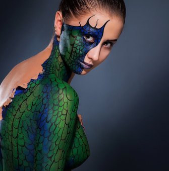 Halloween themed makeup at the Victoria beauty studio in Mariupol. Sign up for a Halloween make-up at a discount.