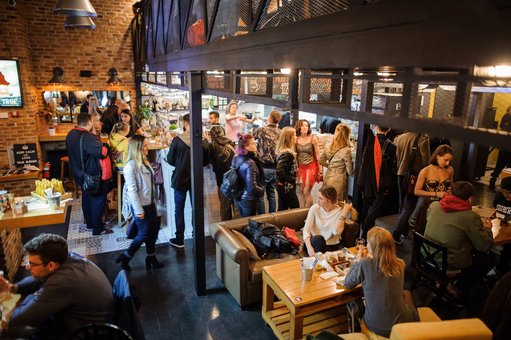 Інтер'єр бару «True Burger Bar». Замовити столик зі знижкою