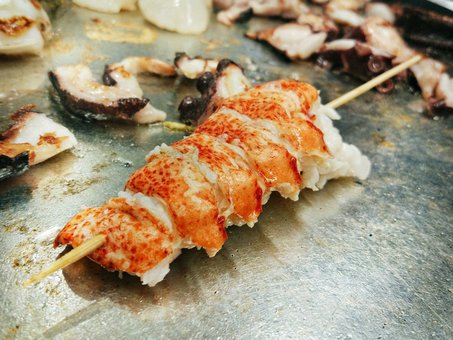 Fish shop-restaurant &quot;flagman&quot; on glybochitskaya. discounts on fish dishes
