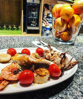 Fish shop-restaurant &quot;flagman&quot;. discounts on dishes