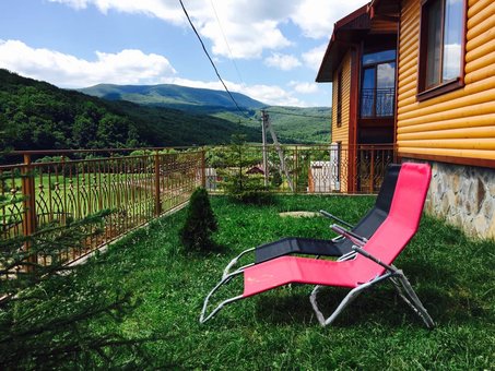 Cottages «Sun of the Carpathians» in Yakivsky. Book rooms at a discount.