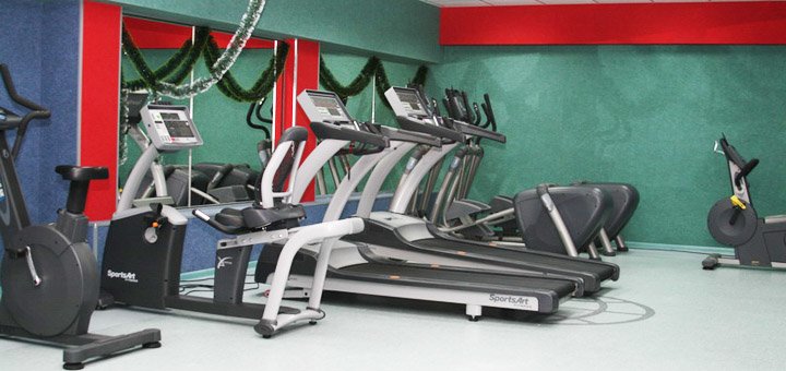 Силові тренування в спорткомплексі планета спорт