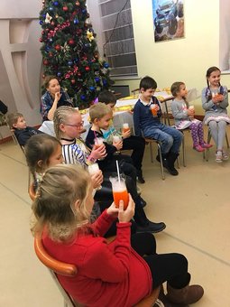 Хімічне шоу для дітей Київ у кафе-кондитерській «Зефір». Замовляйте дитяче кафе зі знижкою.