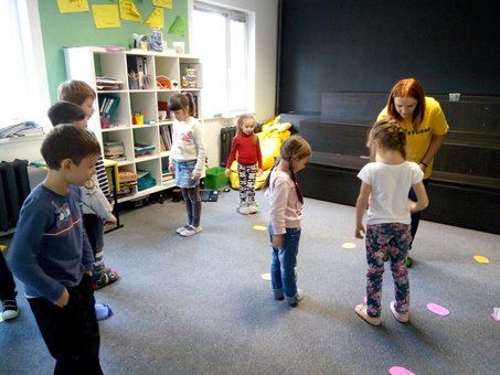 Developing classes at the Kid'Z Studio school in Kiev. Book your child at a discount.