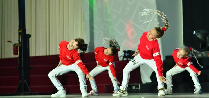 Modern dances for children at the wedance school