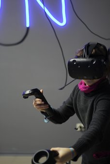 Virtual reality games in the Mir VR club in Odessa. Come for the promotion.