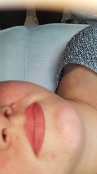 Татуаж губ в студии Натальи Дятко в Кривом Роге. Записывайтесь по скидке.