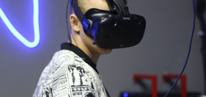 VR шолом на прокат у клубі «MirVR» в Одесі. Оплачуйте за акцією.