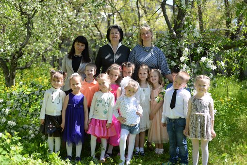 Lessons at the Montessori microschool in Dnipro. Sign up inexpensively