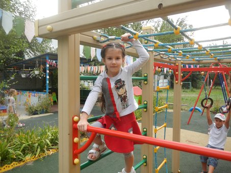 Developing classes in the microschool "Montessori" in the Dnieper. Sign up with a discount